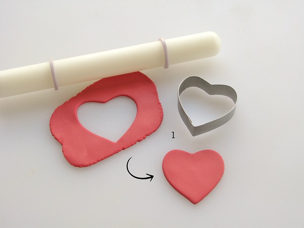 Heartbeat fondant tutorial step 1