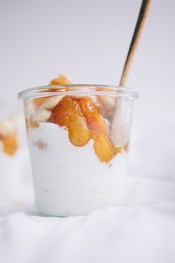 Yogurt with stewed apricots
