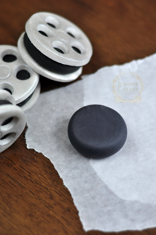 Make movie reel cupcakes for a fun movie night with this tutorial from Juniper Cakery