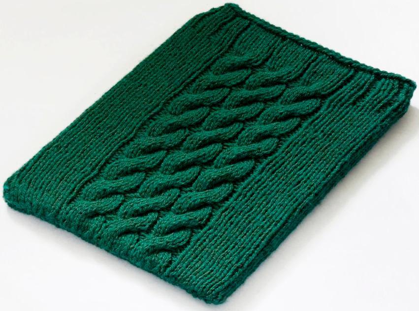 Cabled ipad sleeve knitting pattern