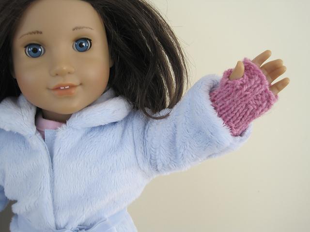 Super Easy Doll Mittens knitting pattern