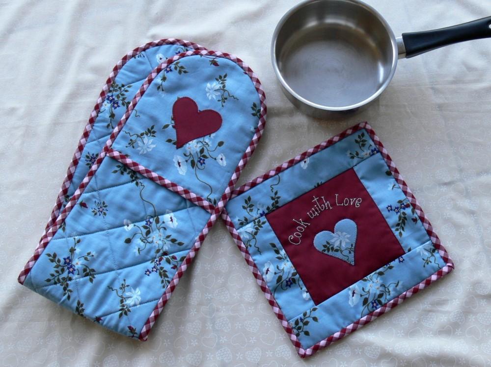 potholders and oven mitts