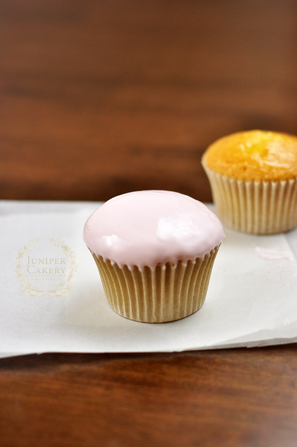 Dipped fondant cupcake how-to