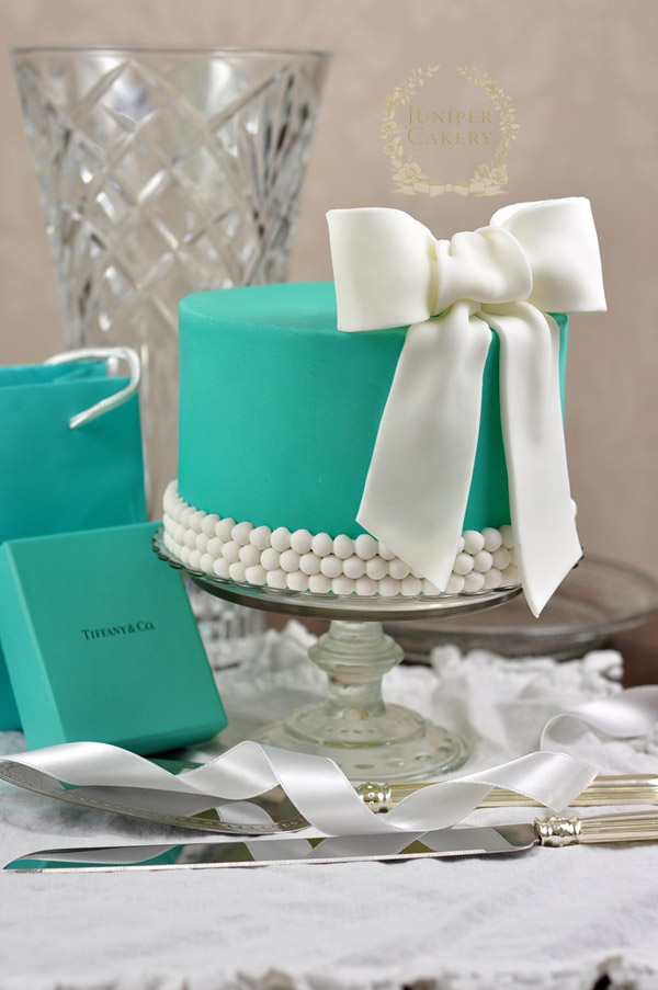 Tiffany and Co inspired cake tutorial