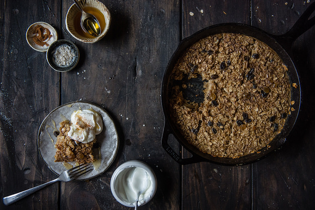 Cinnamon raisin cookie baked oatmeal