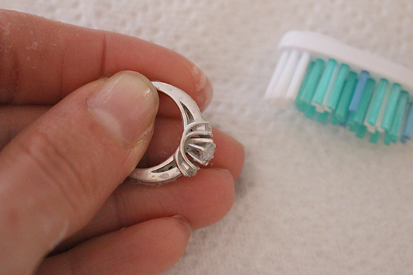 DIY Jewelry Cleaner - Clean rings with a toothbrush