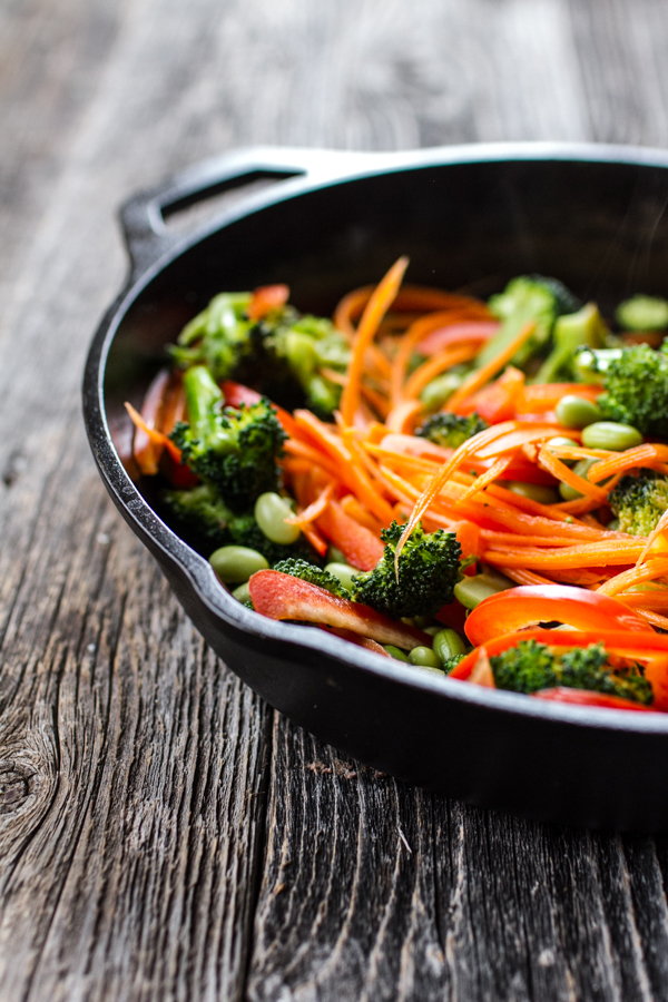 Healthy Veggie Noodle Bowl With Peanut Sauce