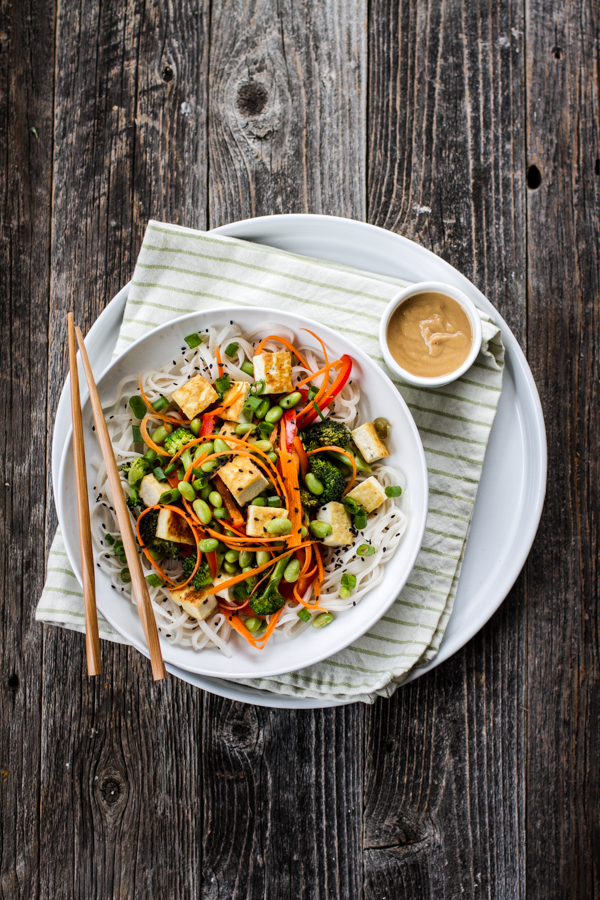 Healthy Veggie Noodle Bowl With Peanut Sauce