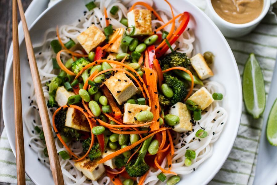 Healthy Veggie Noodle Bowl With Peanut Sauce