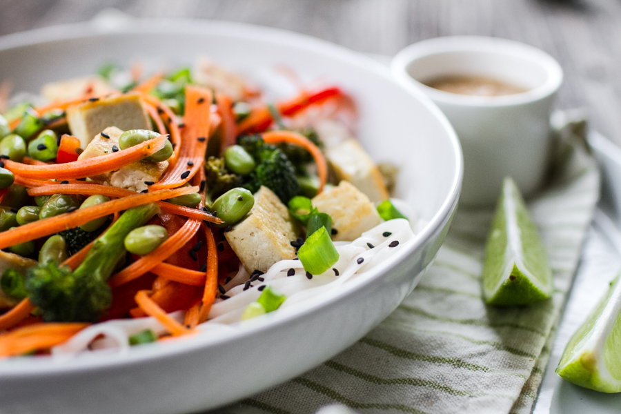 Healthy Veggie Noodle Bowl With Peanut Sauce