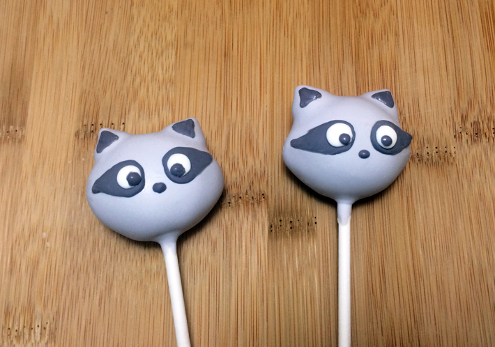 Raccoon Cake Pops