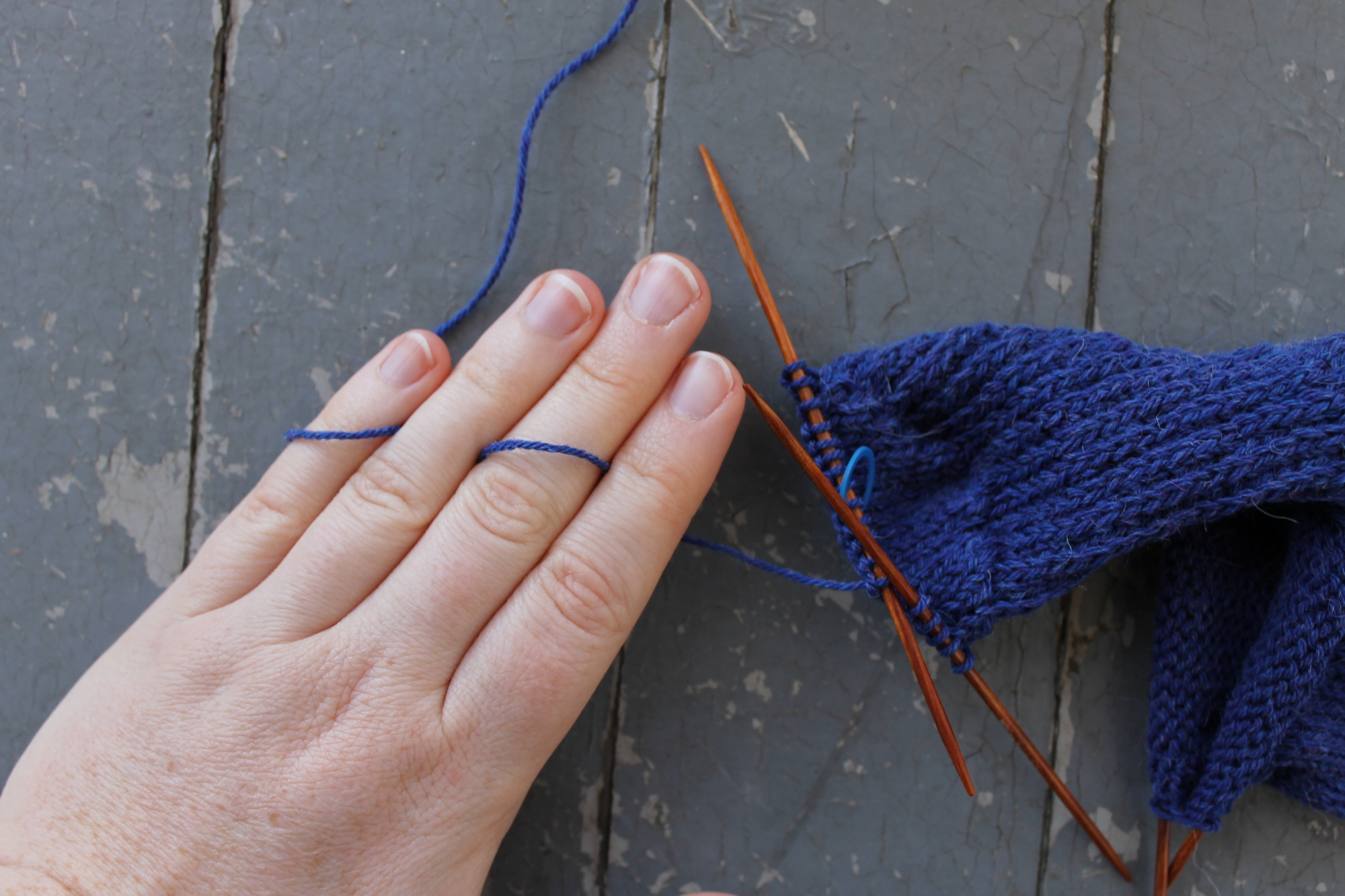 Using your fingers for even yarn tension