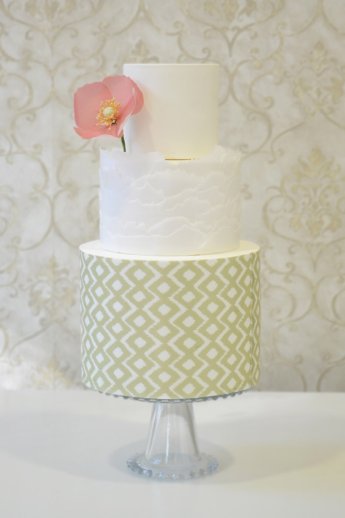 Boho Poppy Cake by Craftsy member StravaganzaCake