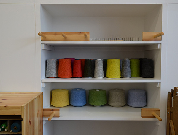 warping pegs on shelves