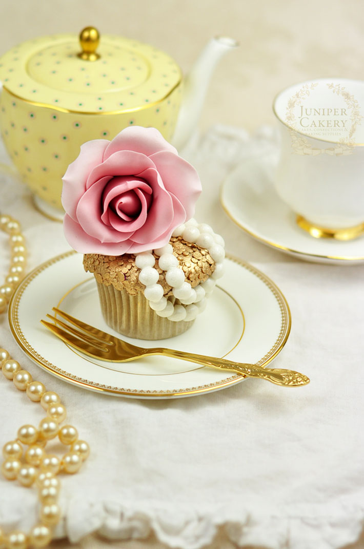 How to create a fashion inspired couture cupcake