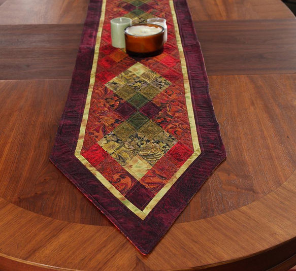 Diamond Life Table Runner