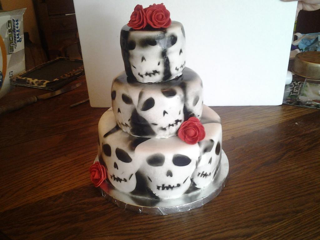 Punk skull cake