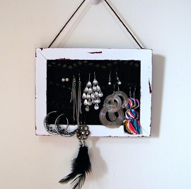 Lace Jewelry Holder free tutorial