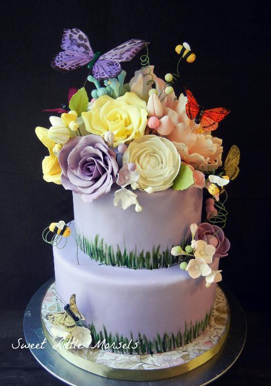 Garden themed cake by Bluprint member SweetSteph