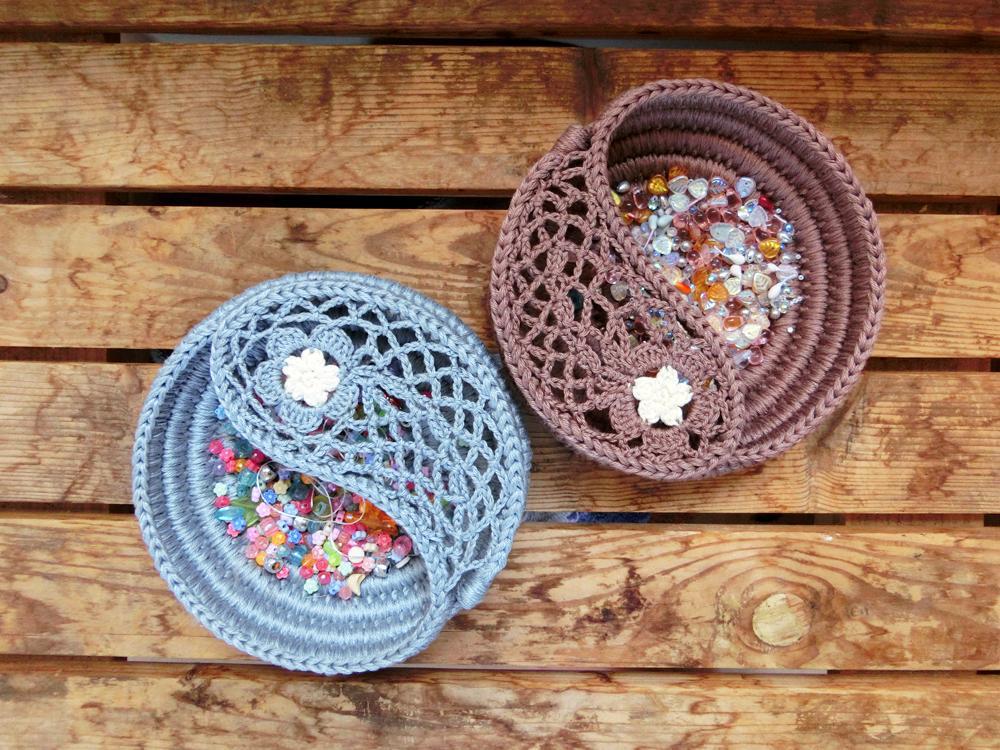 Yin Yang Jewelry Dish crochet pattern