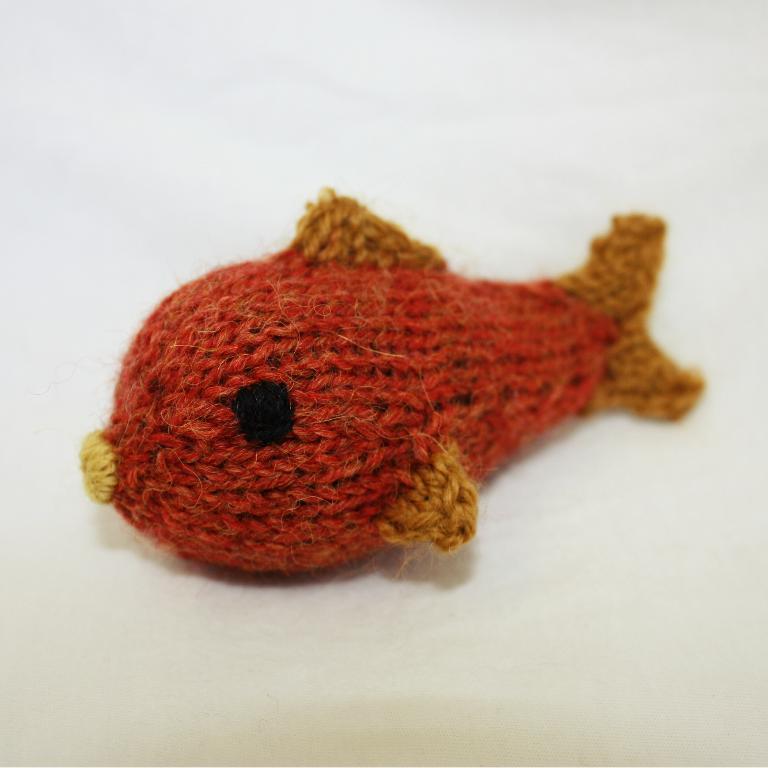 Jingle Fish Cat Toy knitting pattern