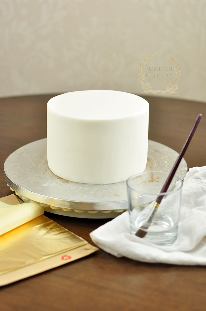 How to add gold leaf to a cake 