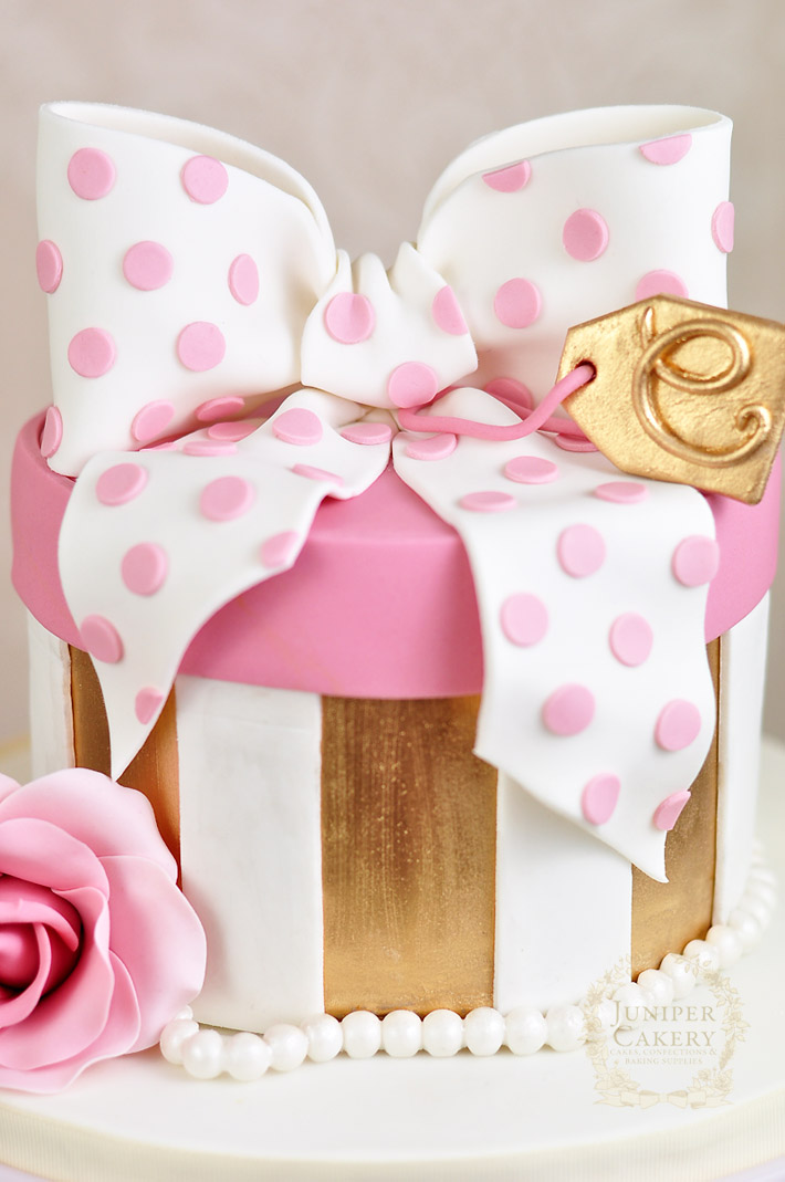 Polka dot hat box cake tutorial by Juniper Cakery