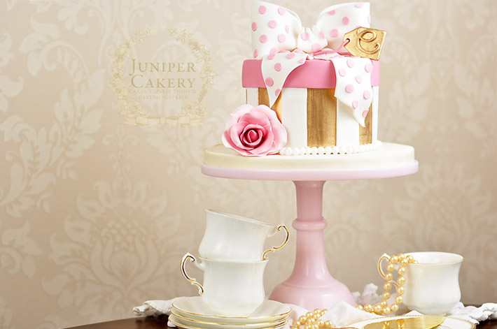 How to make a pretty polka dot hat box cake by Juniper Cakery