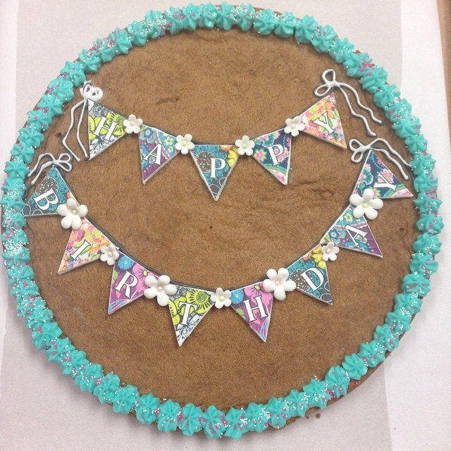 Cookie cake with banner