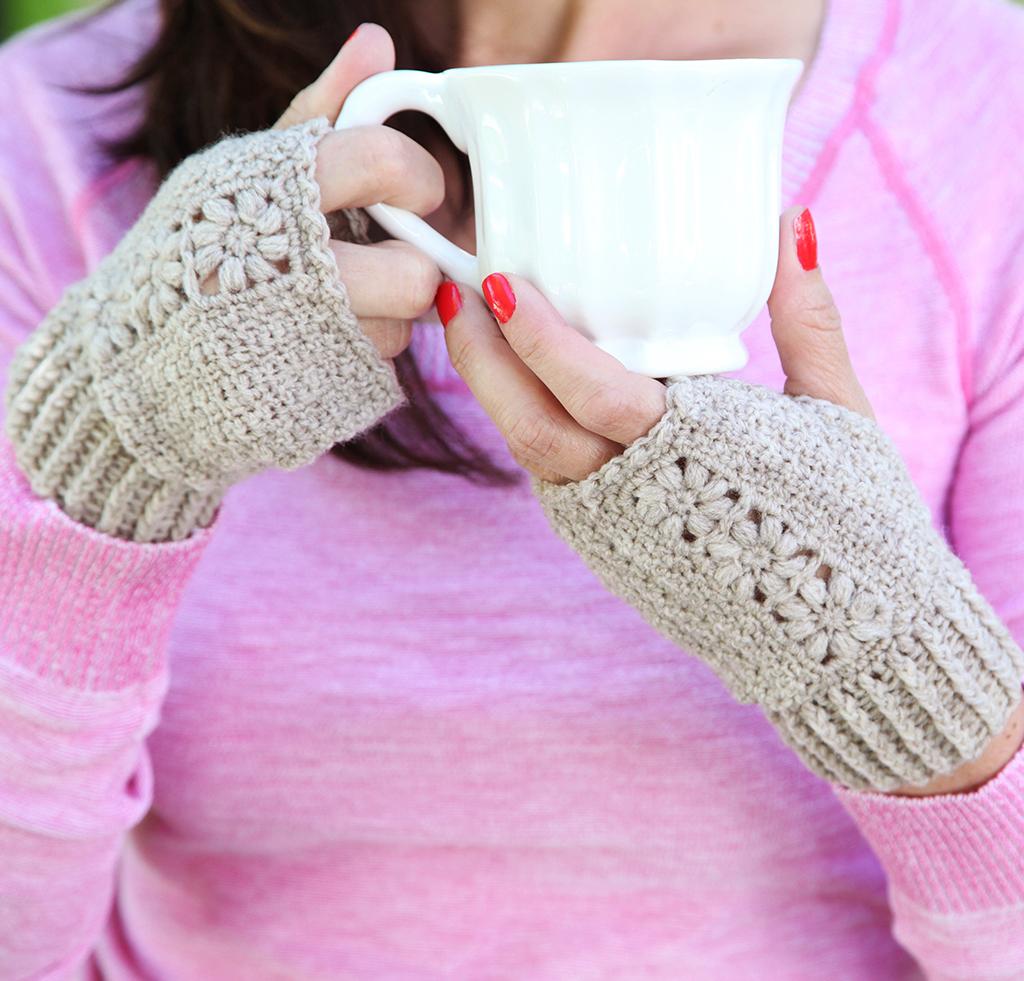 Flora Mitts Crochet Kit