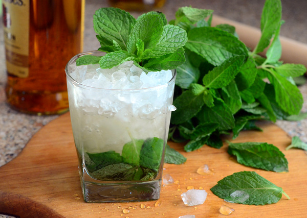 Classic Cocktails: Derby Day Mint Juleps