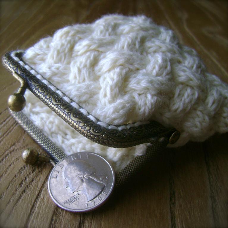 Small knitting project: Coin purse