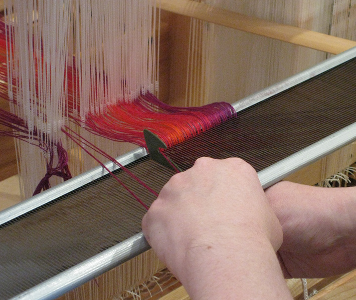 sleying with horizontal reed