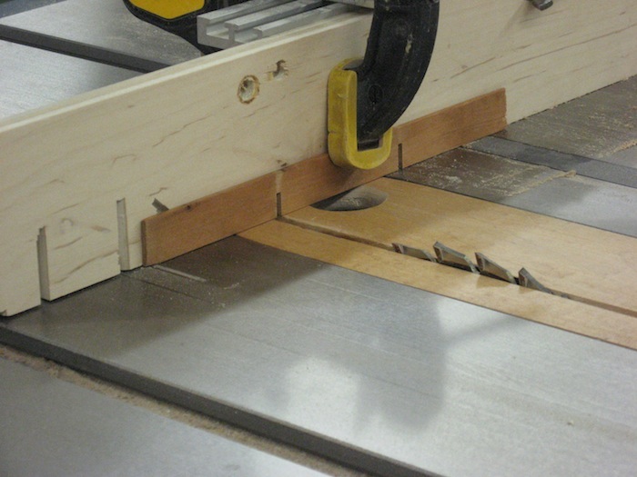 sacrificial fence to the miter gauge