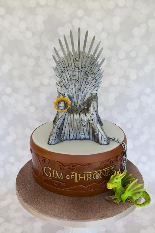Game of Thrones cake by Bluprint member MotoWifey