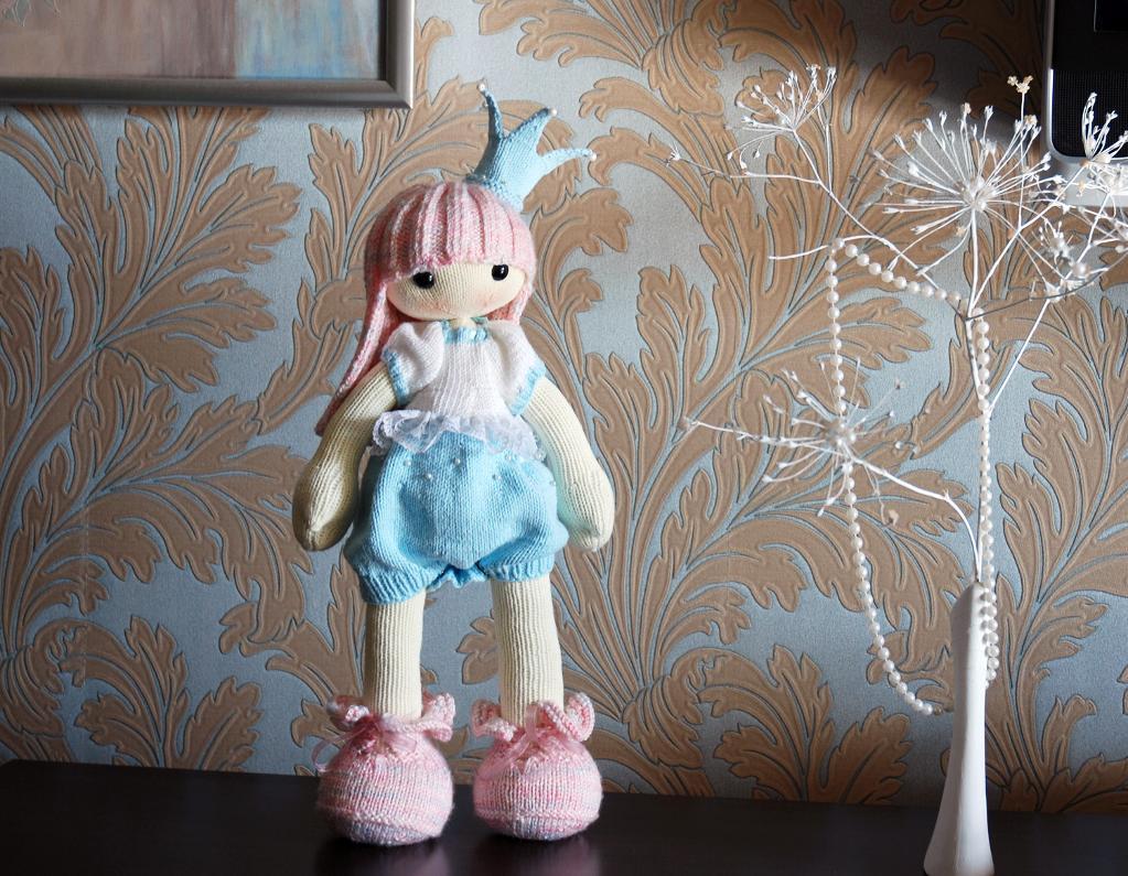 Shy Princess the Doll knitting pattern