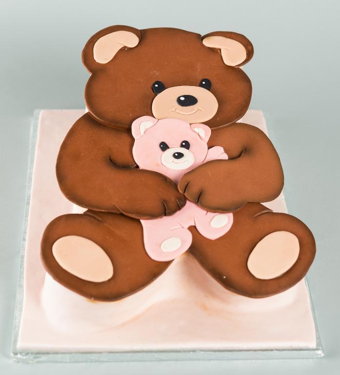 Flat teddy bear cake by Bluprint instructor Mike McCarey