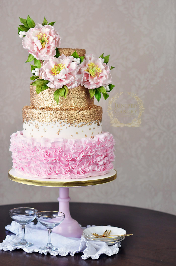 How to arrange sugar flowers for a lovely floral cake topper