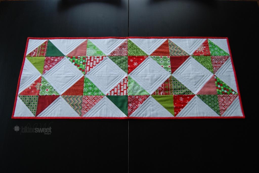 Diamond table runner pattern