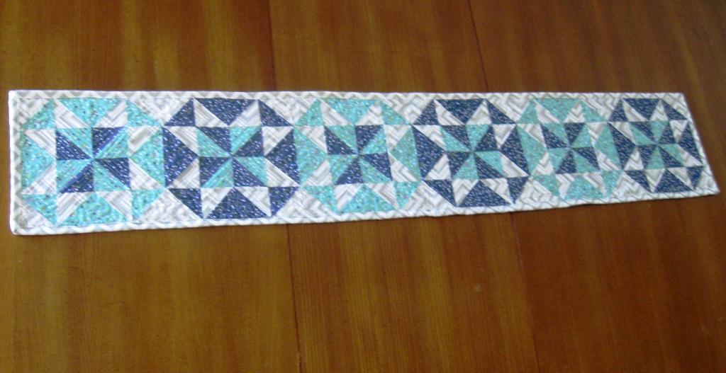 free table runner pattern
