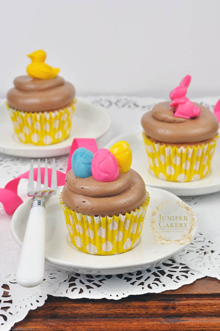 Make quick and fun cupcake decorations with candy melts, a freezer and a silicone mold