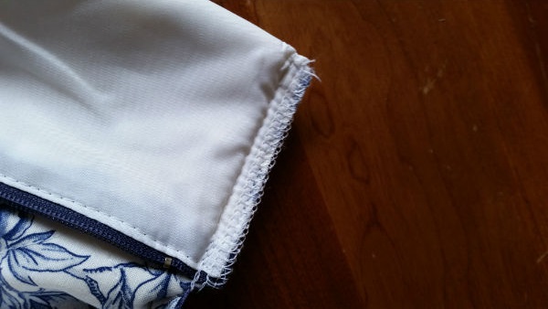 finishing a bag edge