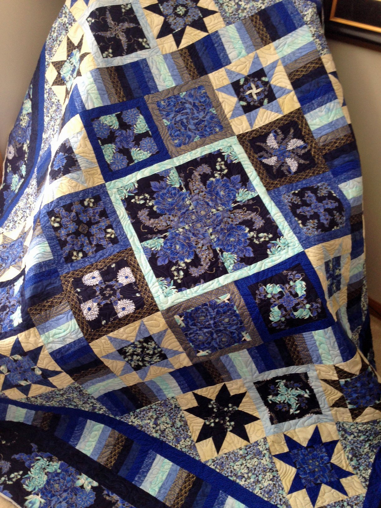 Keyboard Kaleidoscope Imperial Blue QM102