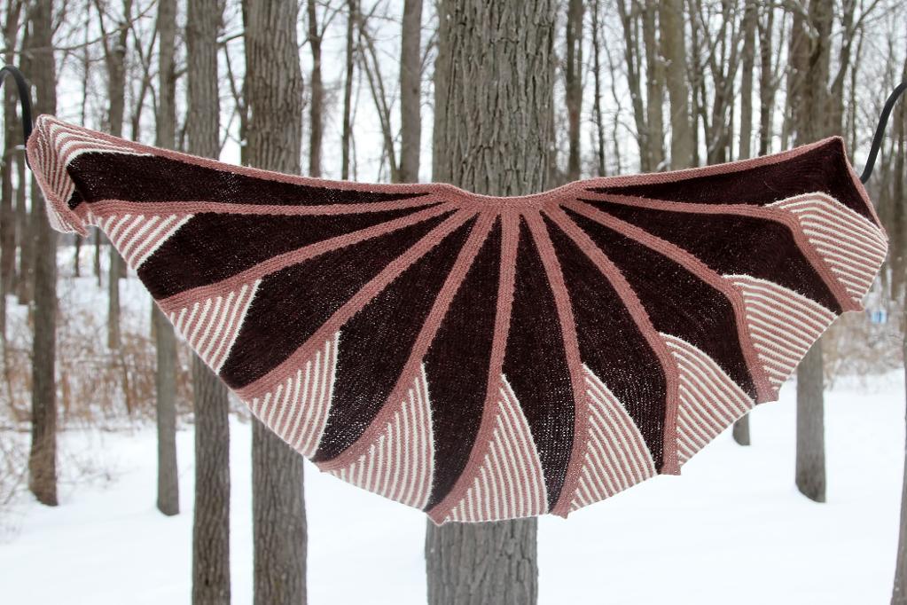 Short Row Fantasy shawl knitting pattern