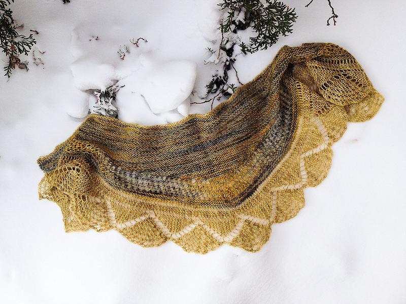 Delovely Shawlette free knitting pattern