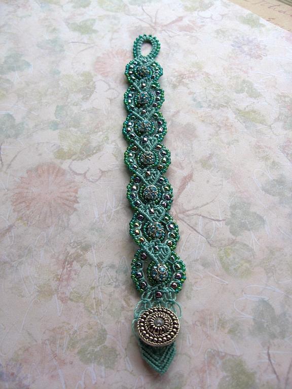 Micro Macrame Kitschy Baroque Bracelet pattern