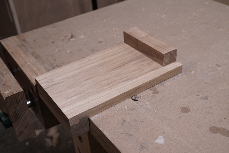 The versatile bench hook is primarily used for hand sawing.