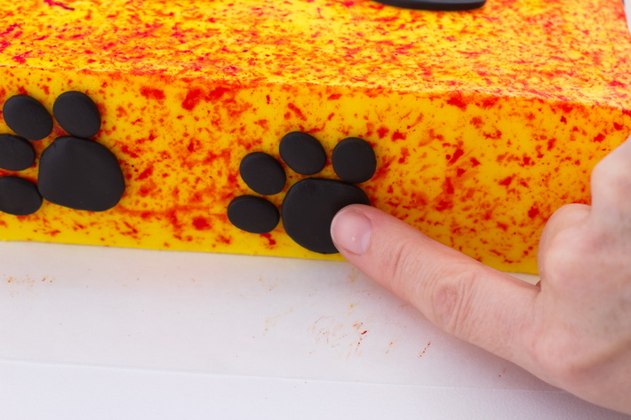 Paw prints on cake