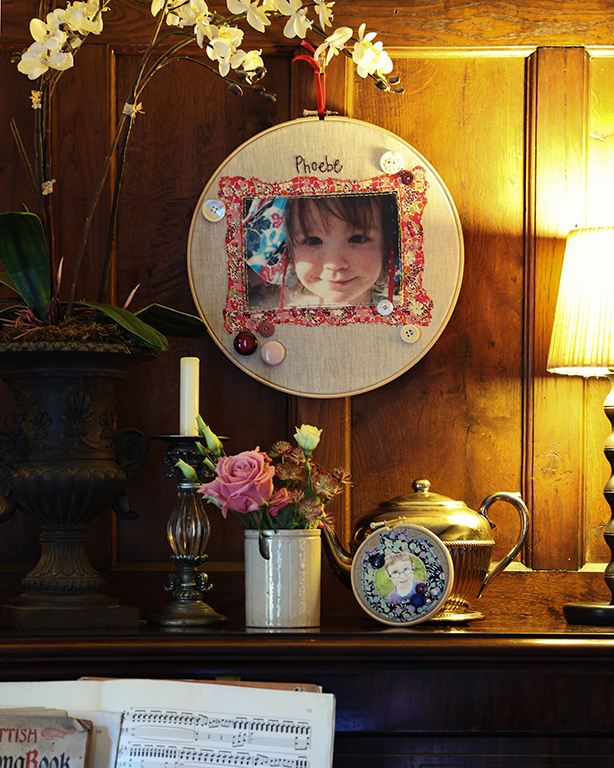 A beautful fabric photo frame with a fabric photo by Marna Lunt