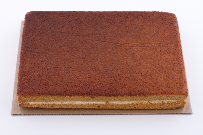 Filled sheet cake